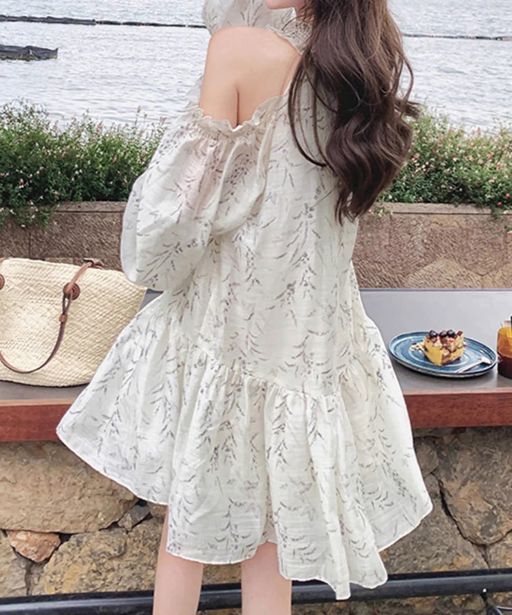 大人かわいい服 肩見せ 花柄フリルティアードワンピース
