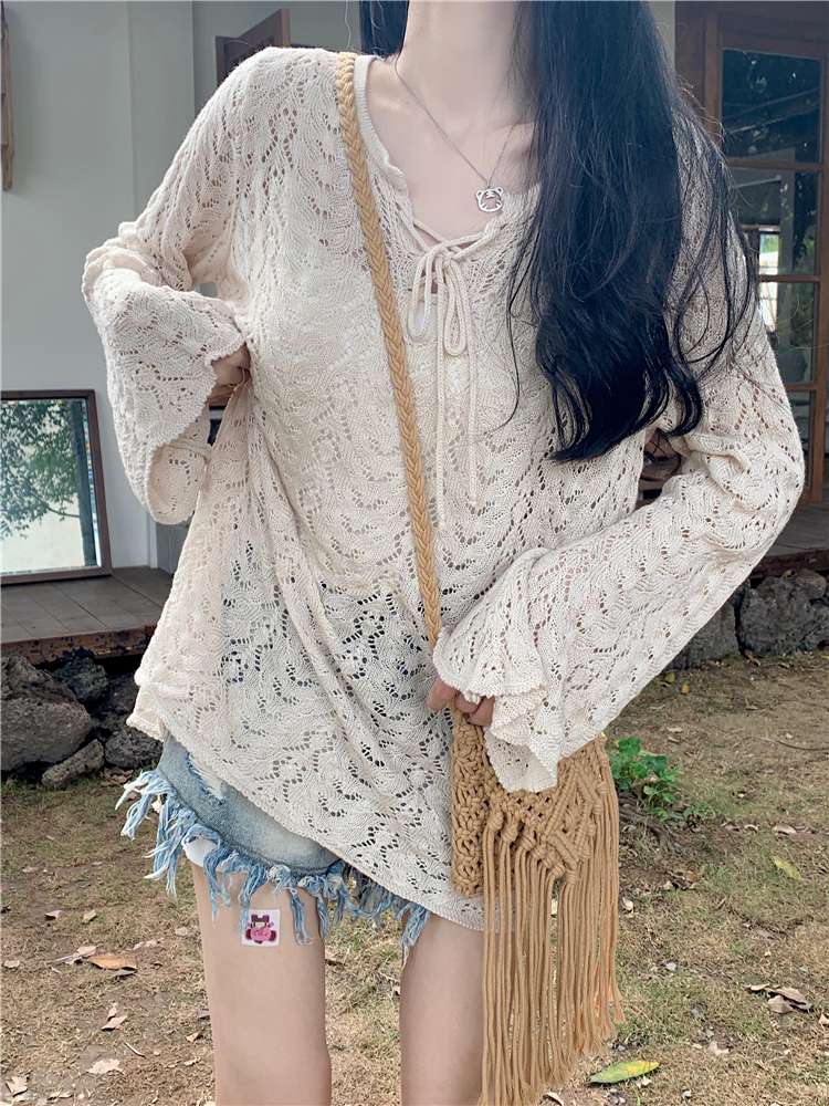 大人かわいい服 透け感ふんわ レース編みフリル袖ブラウス