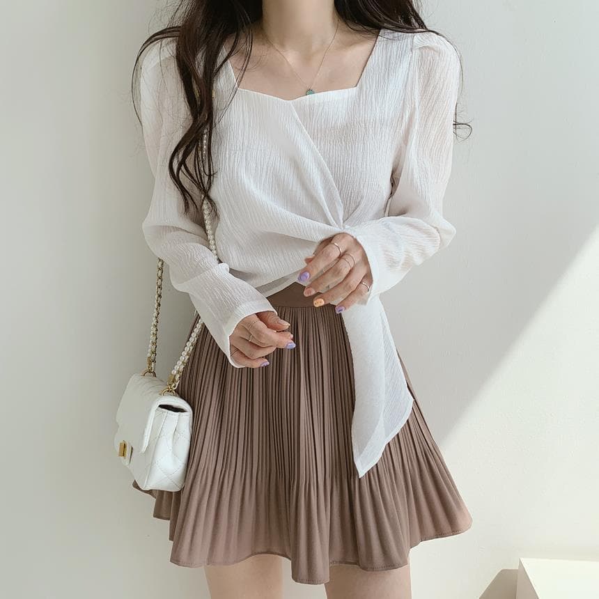 大人かわいい服 ツイスト結びデザイン七分袖ブラウス