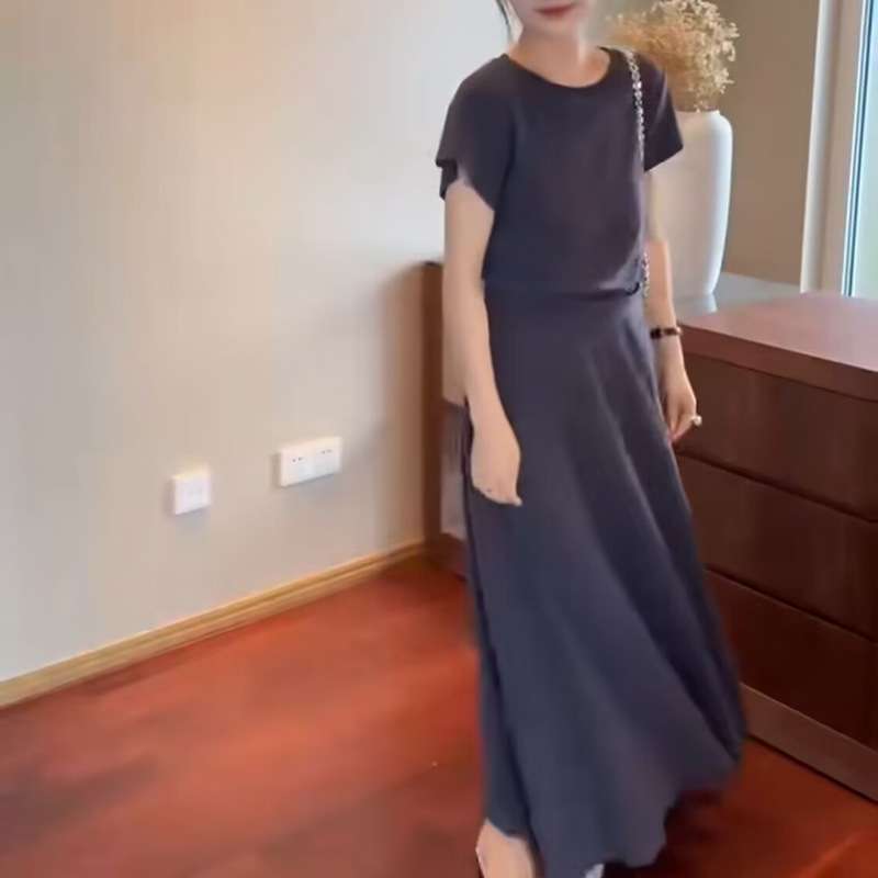 大人かわいい服 シンプル優雅ロングワンピース