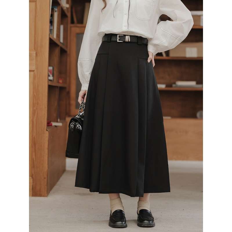大人かわいい服 フェミニンプリーツロングスカート