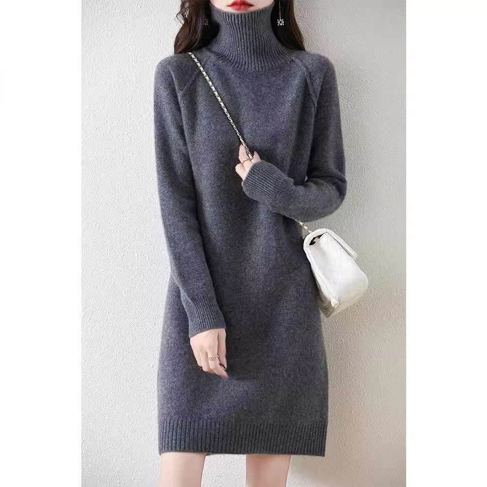 大人かわいい服 タートルネックニットワンピース