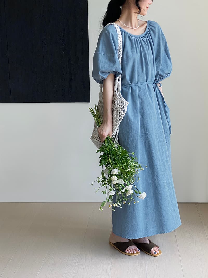 大人かわいい服 リネン混パフスリーブウエスト紐ワンピース
