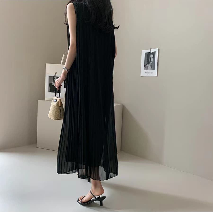 大人かわいい服 ノースリーブプリーツシフォンワンピース