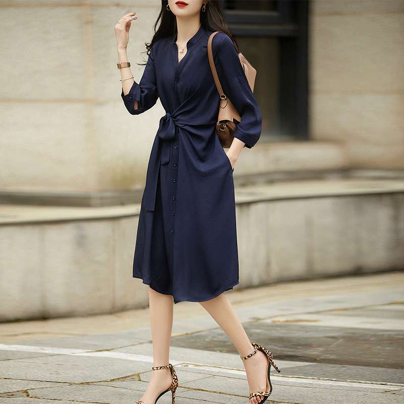 大人かわいい服 優雅な佇まいのシャツワンピース
