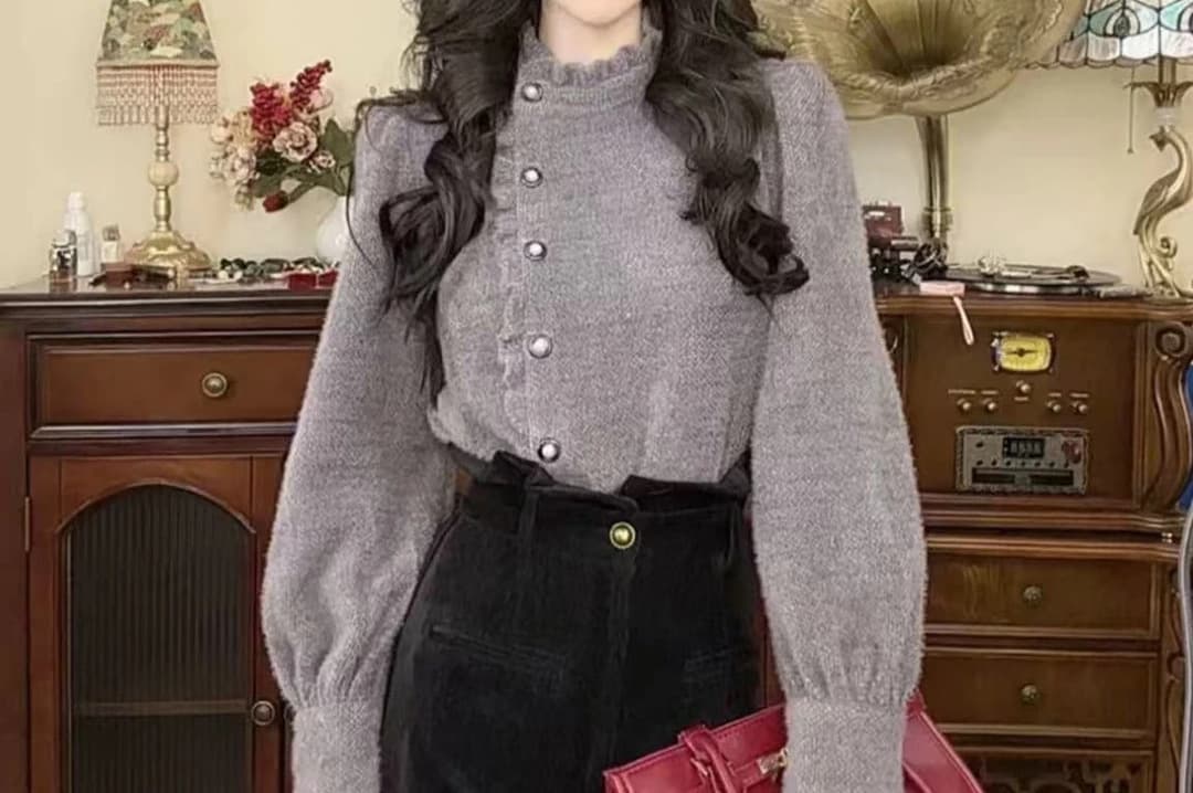 大人かわいい服 ふわもこフリル襟ボタンニットカーディガン