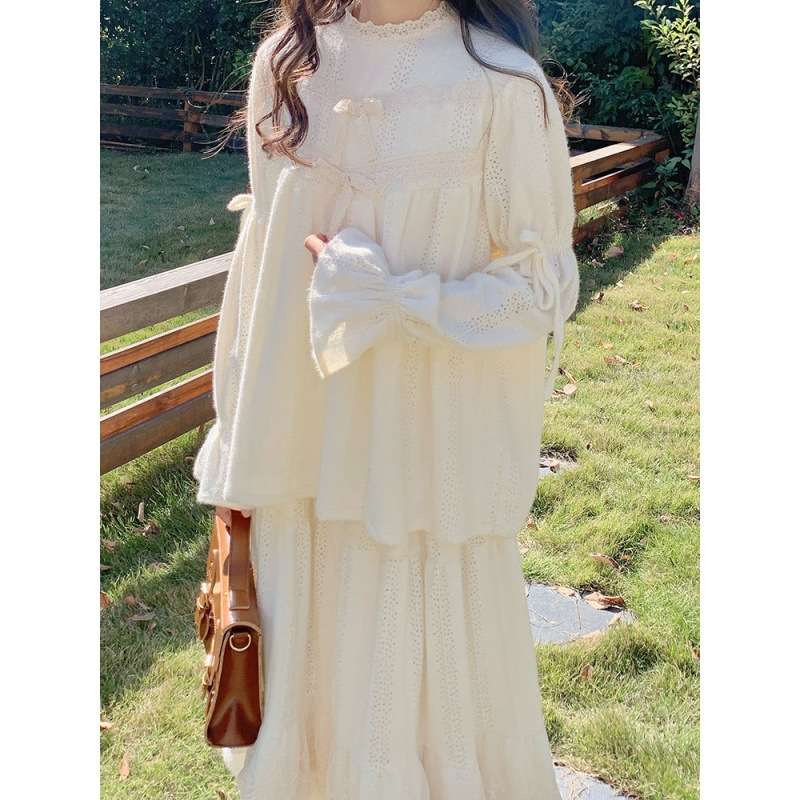 大人かわいい服 レース襟付きティアードフェミニンワンピース