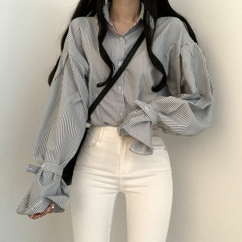 大人かわいい服 バルーンスリーブストライプシャツ