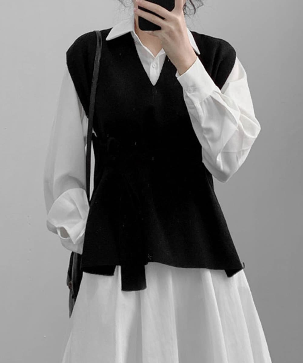 大人かわいい服 大人可愛いVネックベルト付きニットベスト