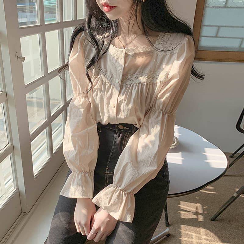 大人かわいい服 レース襟ふんわり袖ブラウス