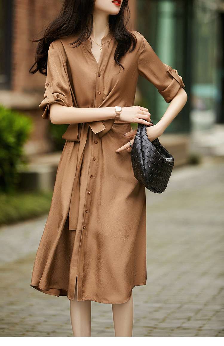 大人かわいい服 優雅な佇まいのシャツワンピース