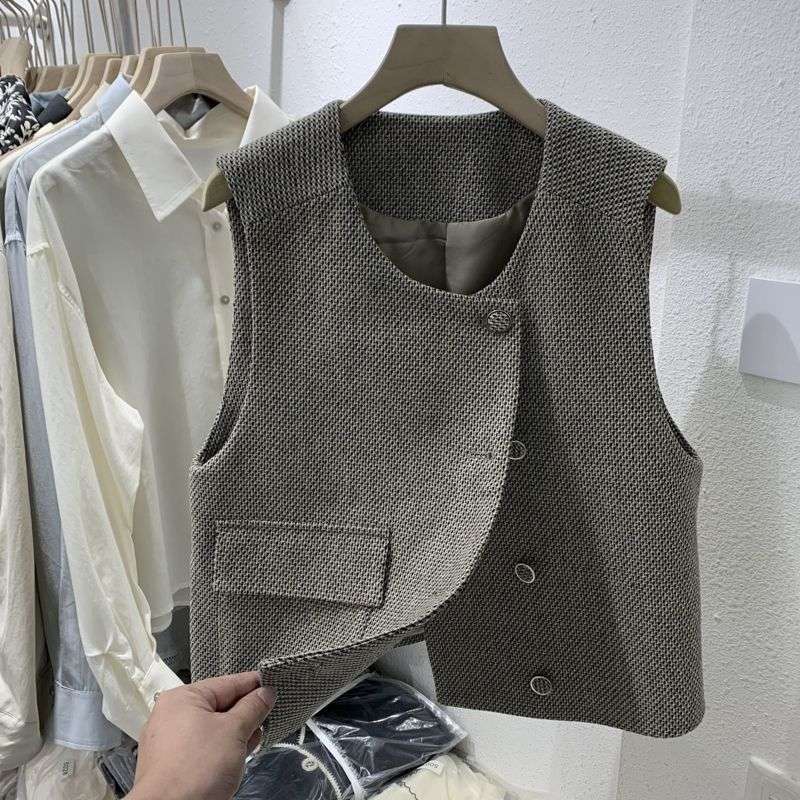 大人かわいい服 上品シルエットテクスチャーベスト