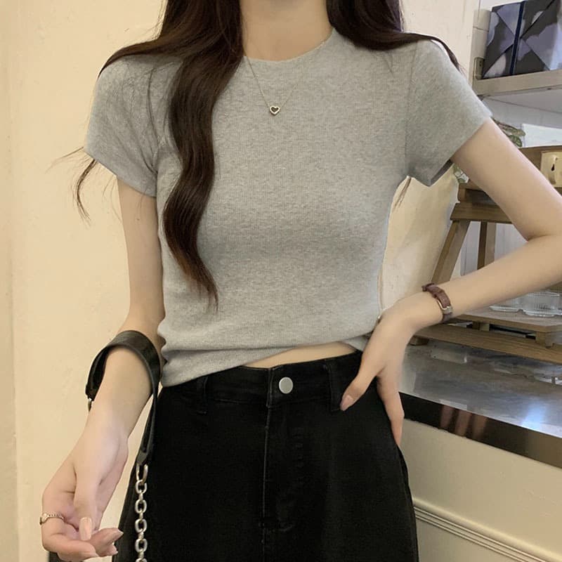 大人かわいい服 リブ編みフィット半袖トップス
