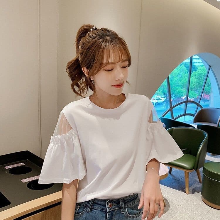 大人かわいい服 シアーフリル袖ブラウス