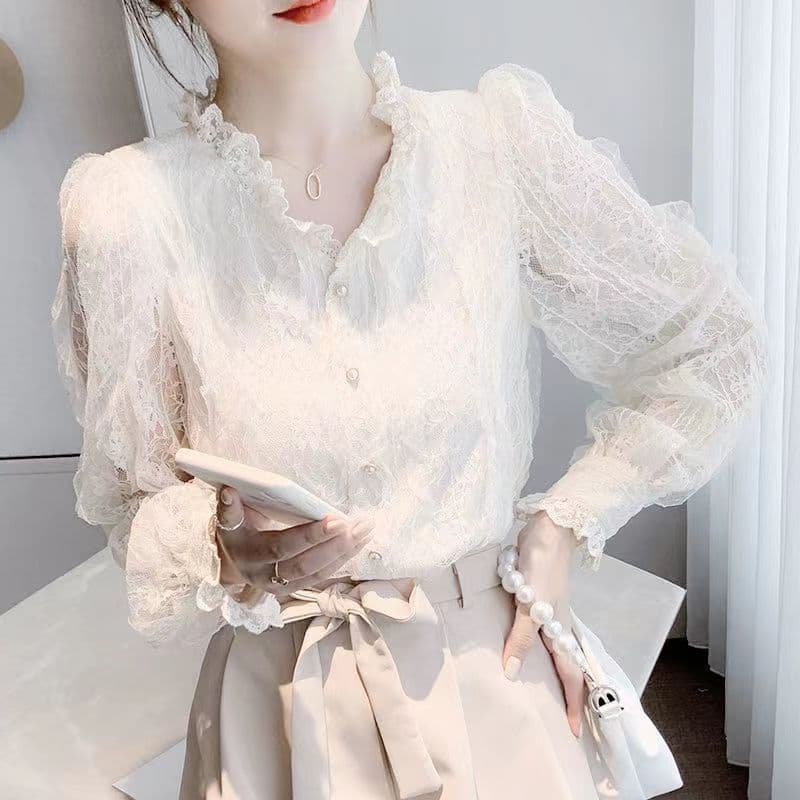 大人かわいい服レースフリル襟ボリューム袖ブラウス