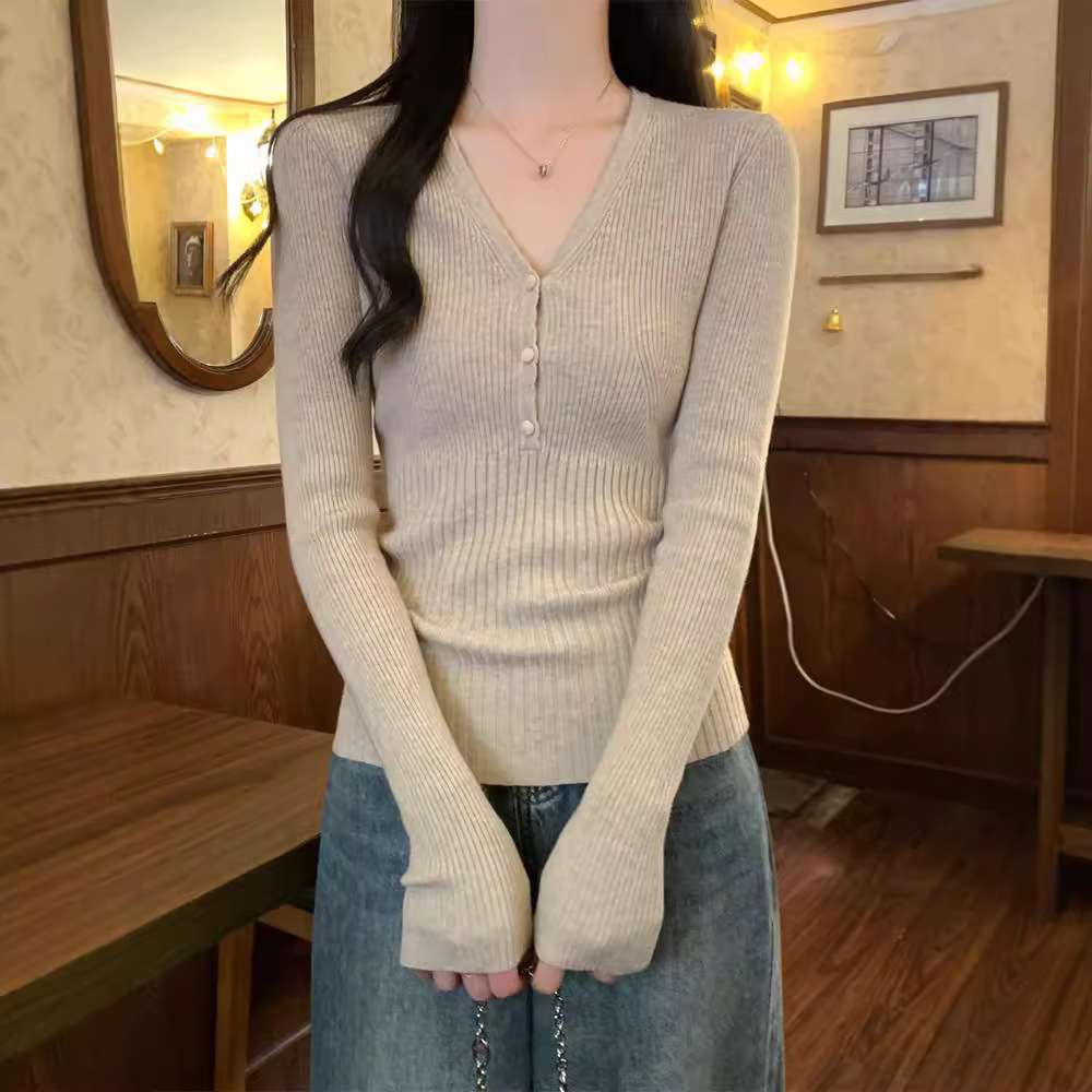 大人かわいい服 リブ編み Vネックニットプルオーバー