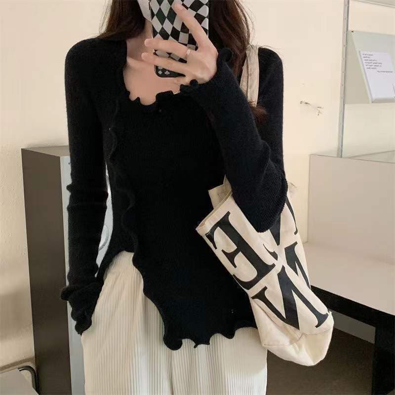 大人かわいい服 フリルエッジ不規則ニットプルオーバー