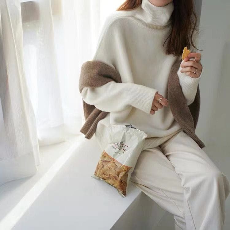 大人かわいい服 ゆったりタートルネックニット