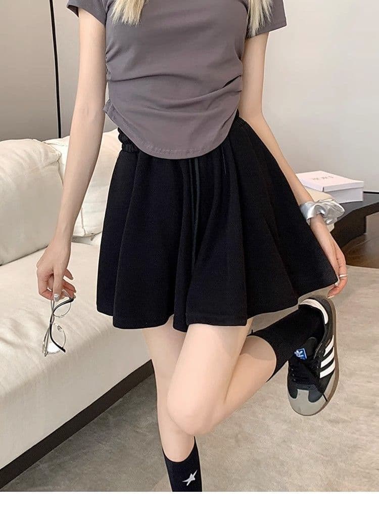大人かわいい服 バレエ風プリーツスカート風ショートパンツ