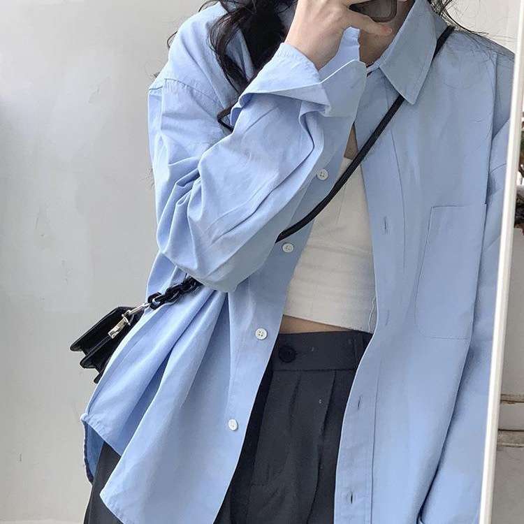 大人かわいい服 ゆったりシルエットシャツ