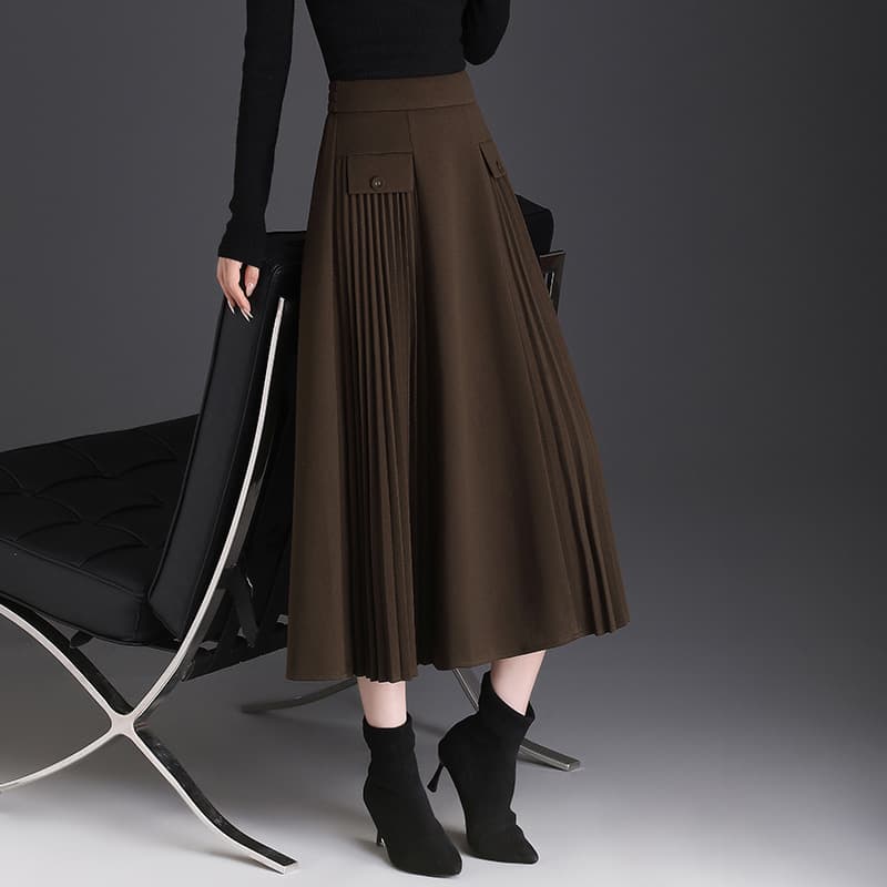 大人かわいい服 ポケット付きプリーツミモレ丈スカート
