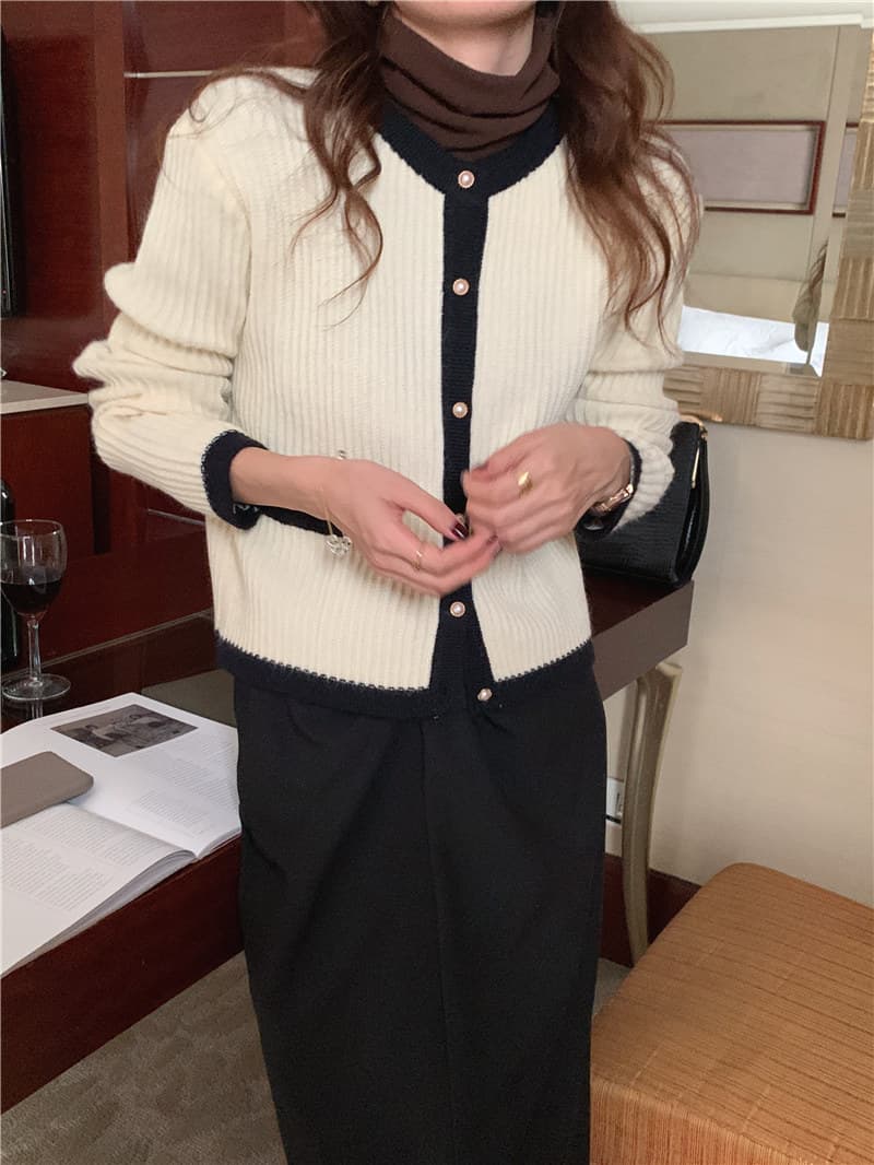 大人かわいい服 配色リブ編みボタン前開きカーディガン