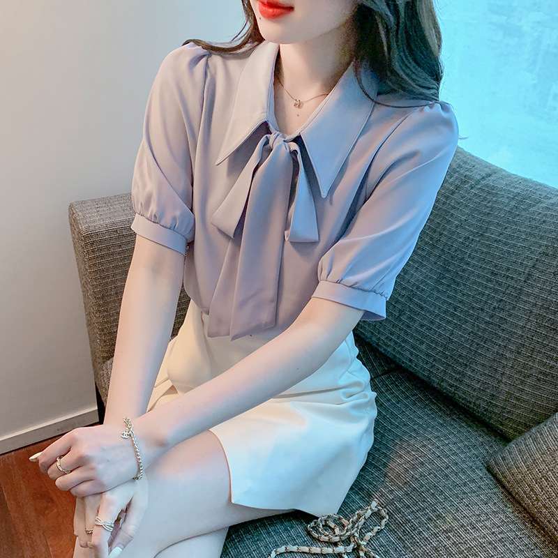 大人かわいい服 襟元リボンリ パフスリーブブラウス