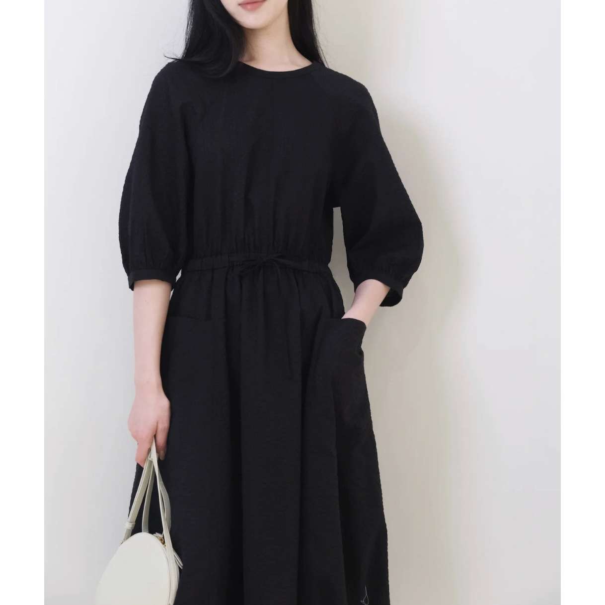 大人かわいい服 バルーン袖華やぐ ふんわりワンピース