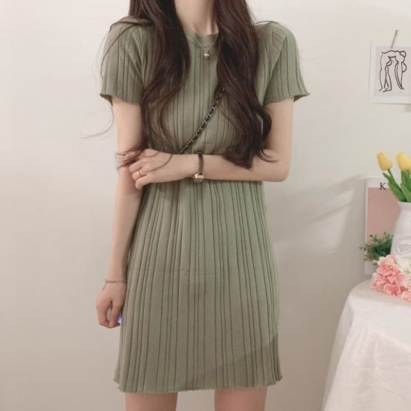 大人かわいい服 縦リブニットワンピース ミニ丈