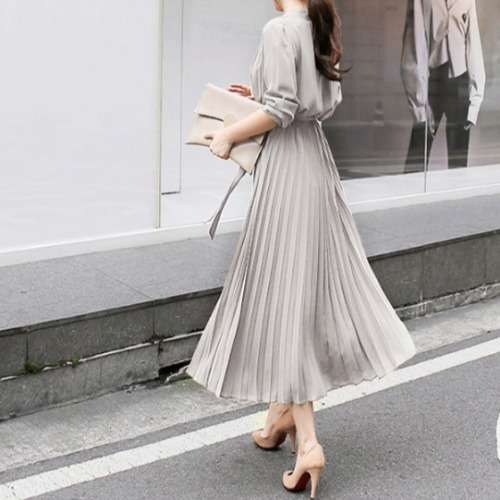 大人かわいい服 上品プリーツロングワンピース