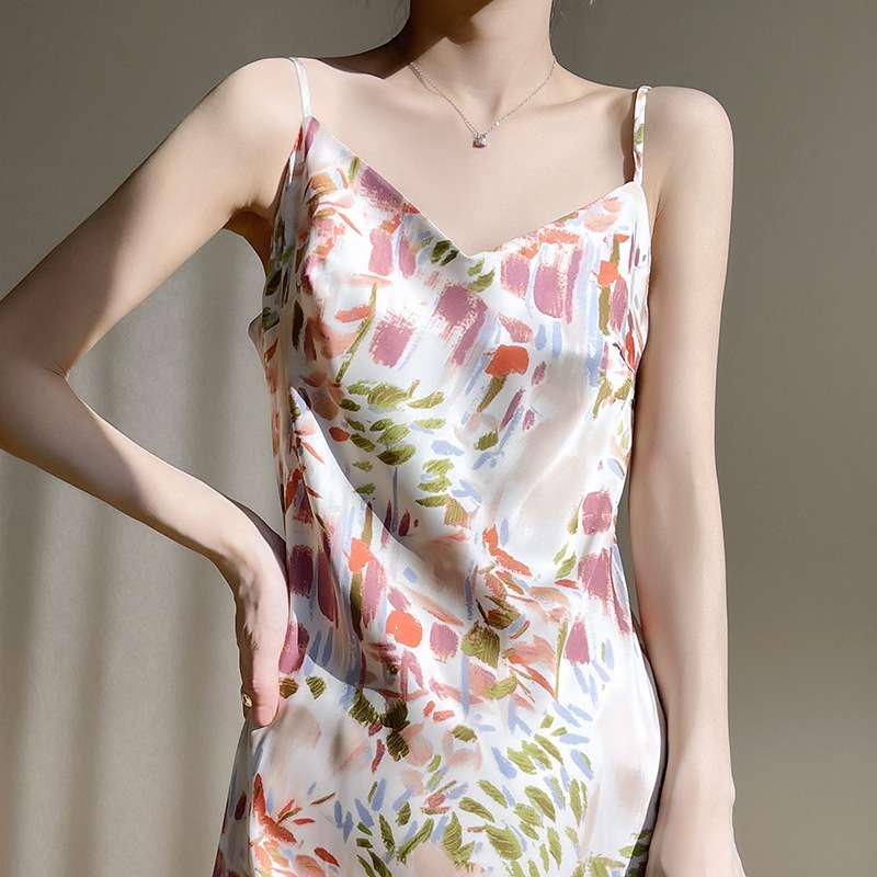 大人かわいい服 涼やか花柄シルクスリップドレス