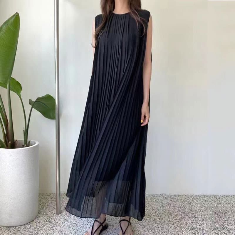 大人かわいい服 ノースリーブプリーツシフォンワンピース