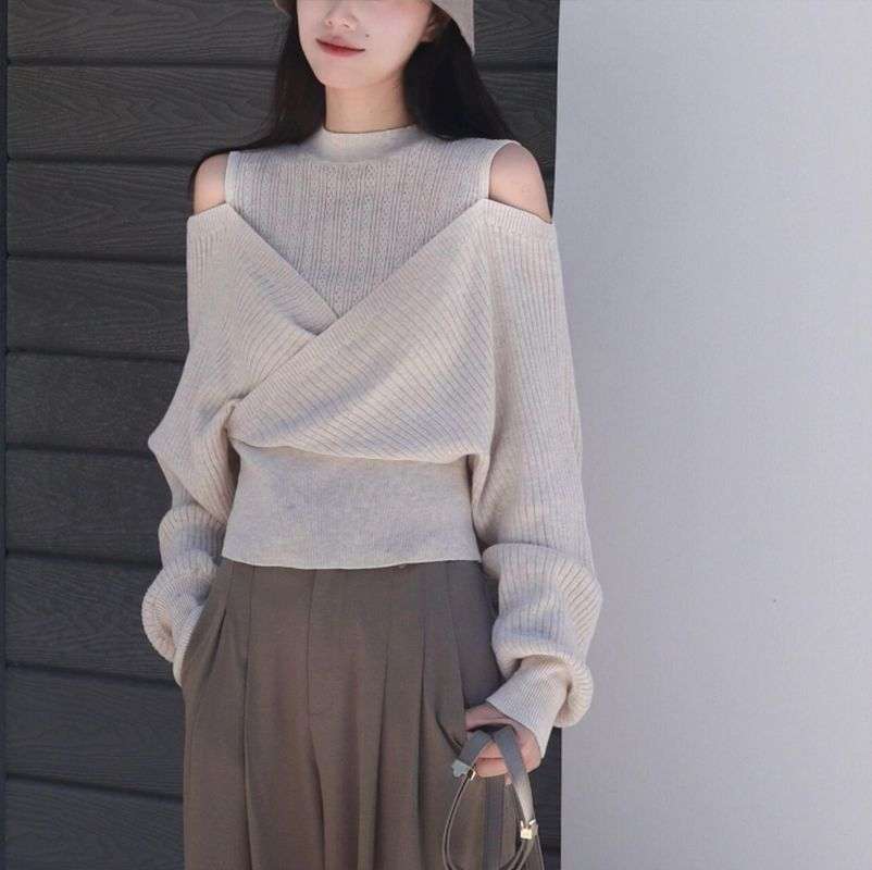 大人かわいい服 透かし編み肩開きリブニットトップス