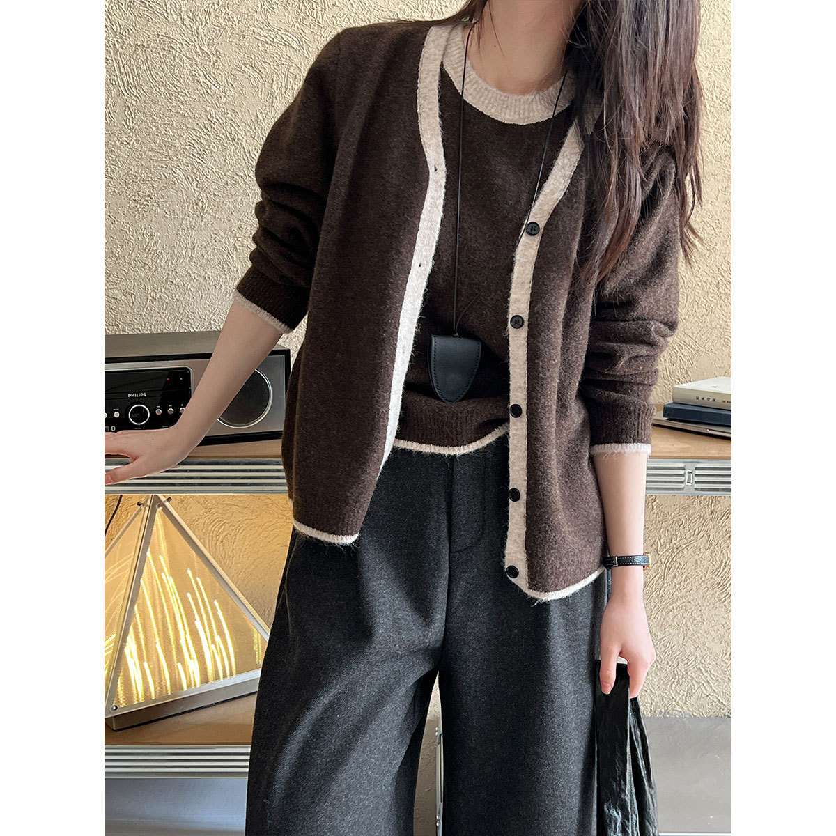 大人かわいい服 やわらかニットのカーディガンセットアップ
