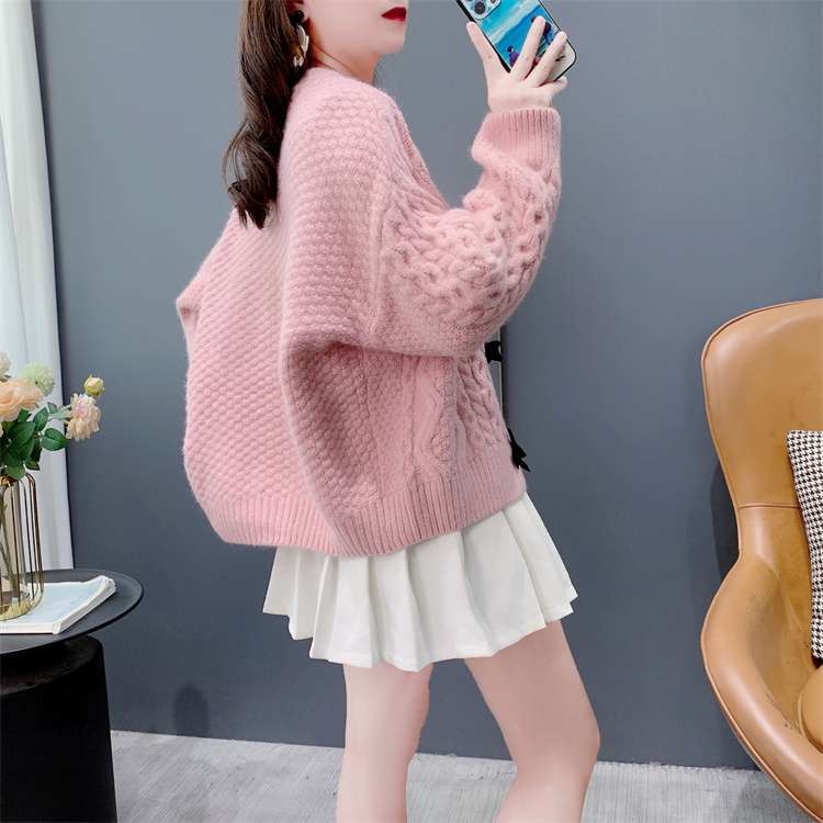 大人かわいい服 ふんわりケーブル編みカーディガン