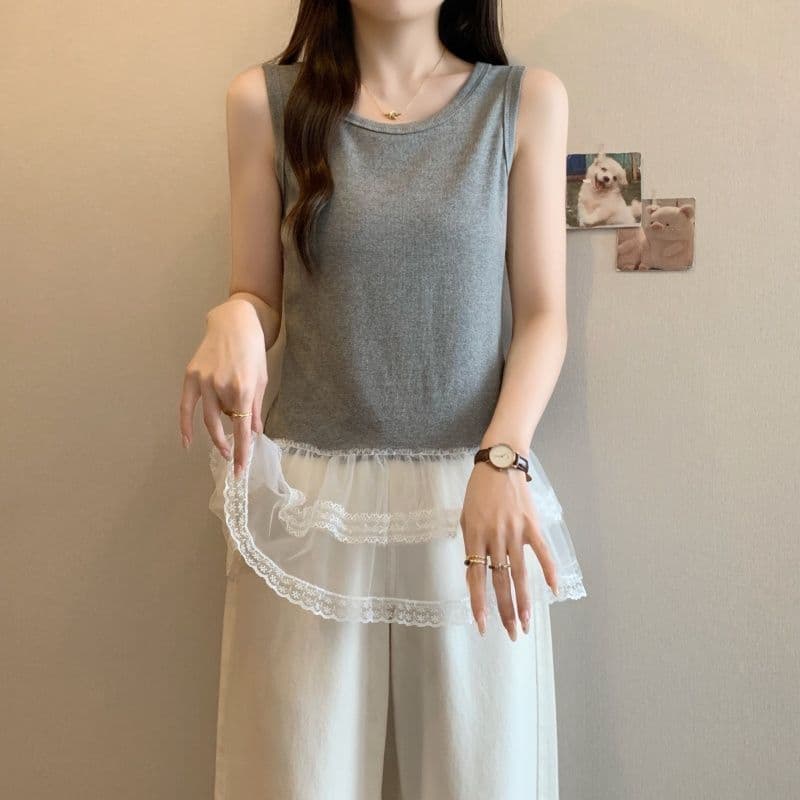 大人かわいい服 レース裾フリルタンクトップ