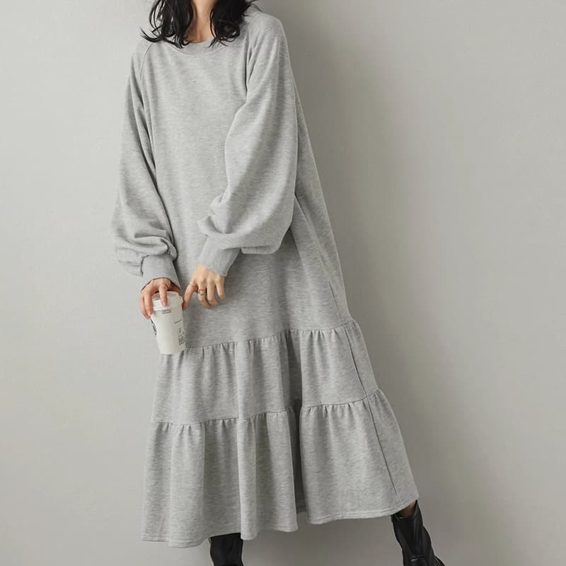 大人かわいい服 ティアードフリルスウェットワンピース
