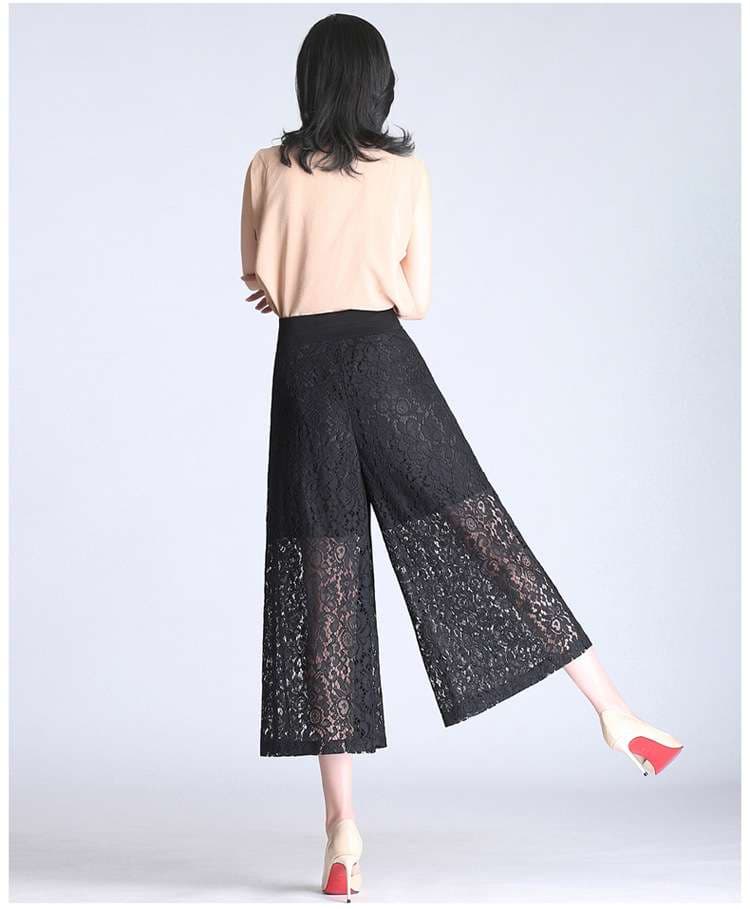大人かわいい服 花柄レース 透け感ワイドクロップドパンツ
