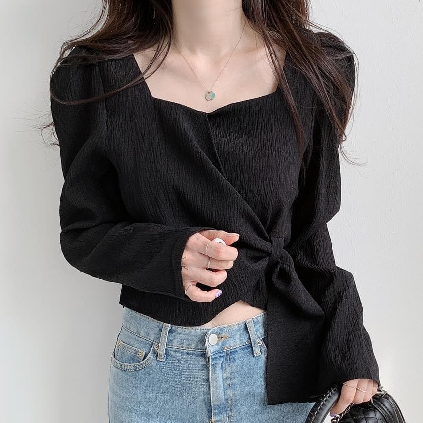 大人かわいい服 ツイスト結びデザイン七分袖ブラウス