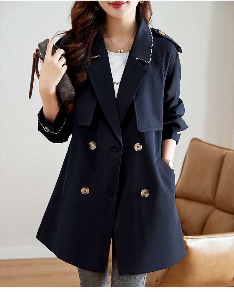 大人かわいい服 フェミニンミリタリートレンチ