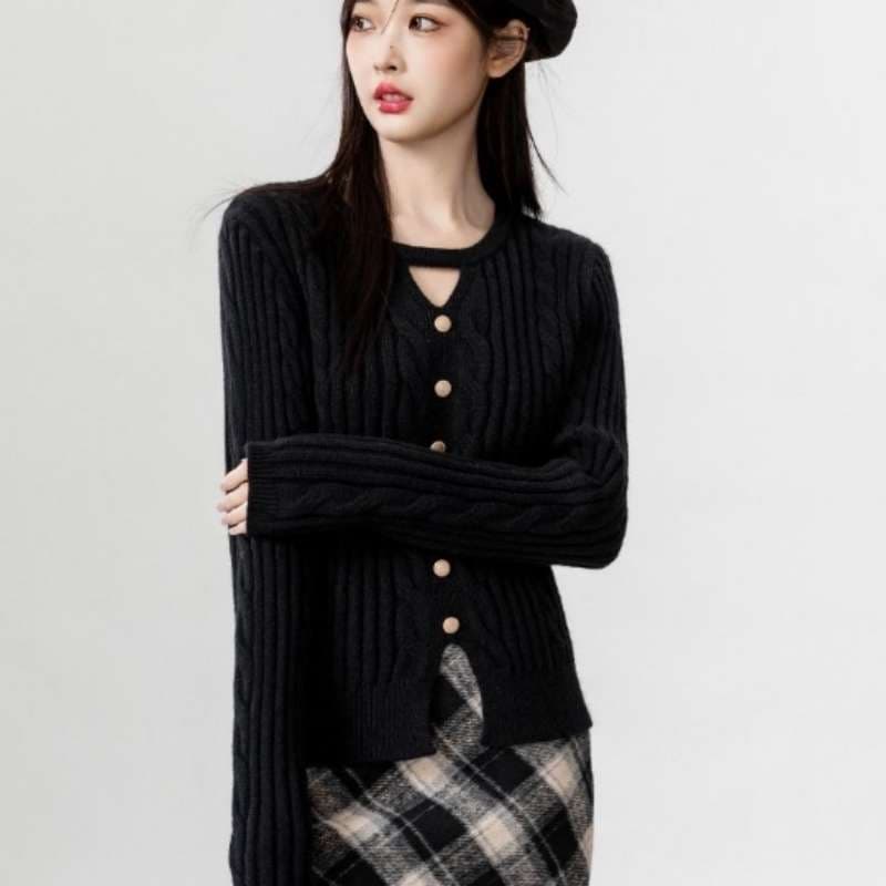 大人かわいい服 カットアウトデザイン リブカーディガン
