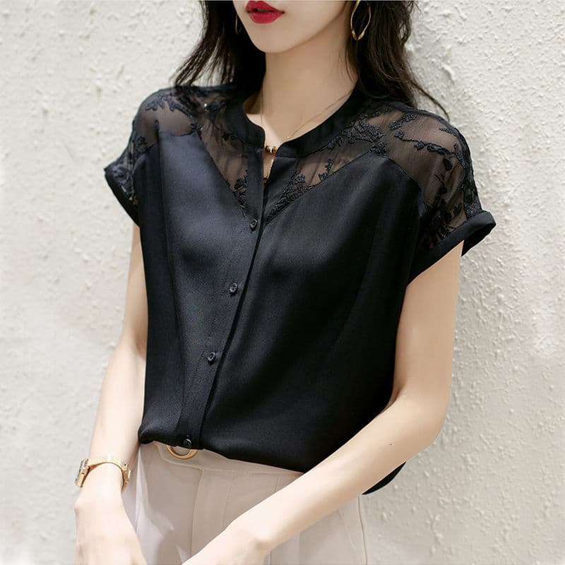 大人かわいい服 レース切替スタンドカラーブラウス