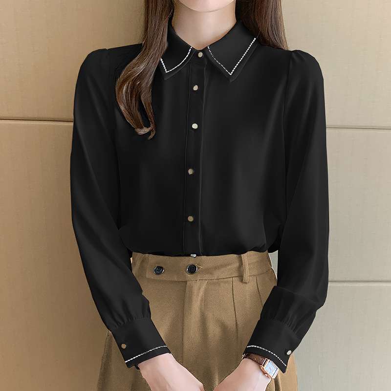 大人かわいい服 しなやか素材のフェミニンシャツトップス