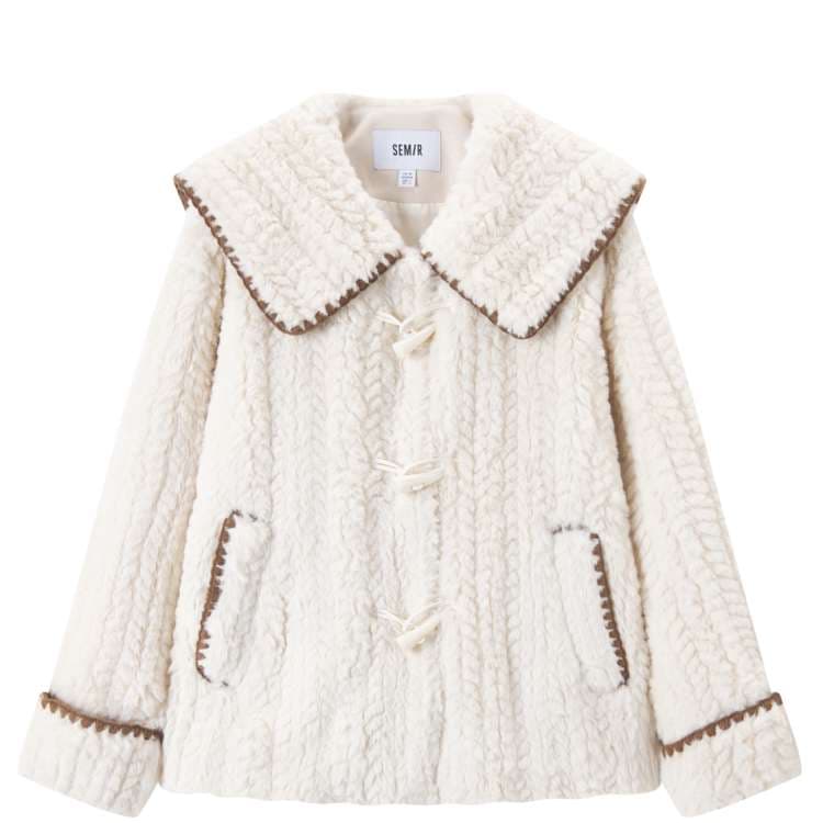 大人かわいい服 モコモコ襟が愛らしいショートコート