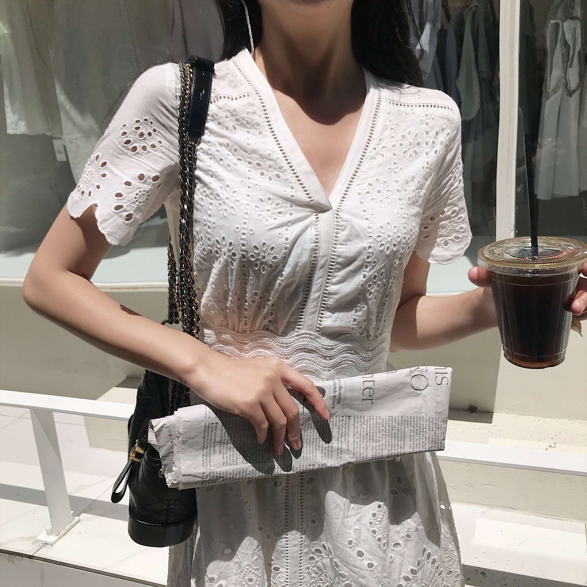大人かわいい服 フェミニンレースの大人ワンピース