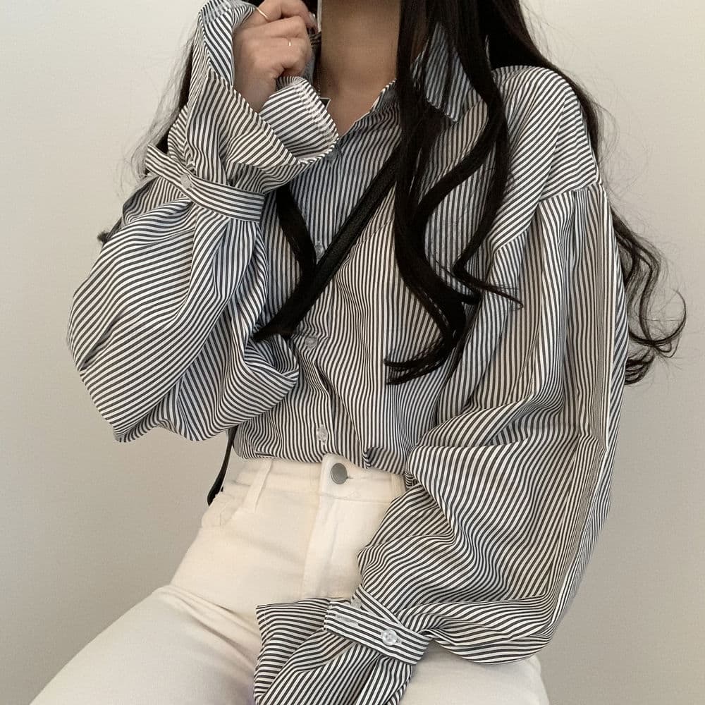 大人かわいい服 バルーンスリーブストライプシャツ