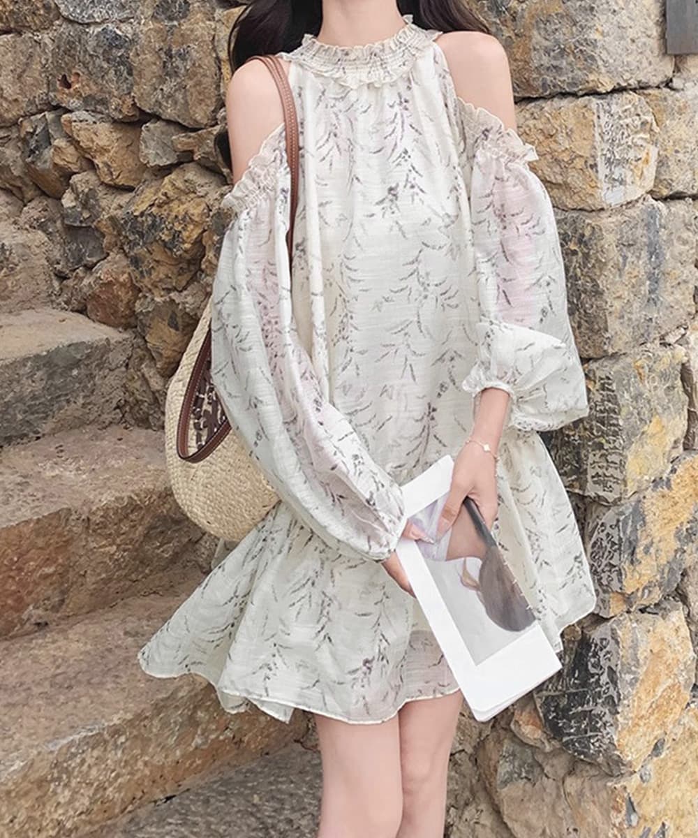 大人かわいい服 肩見せ 花柄フリルティアードワンピース
