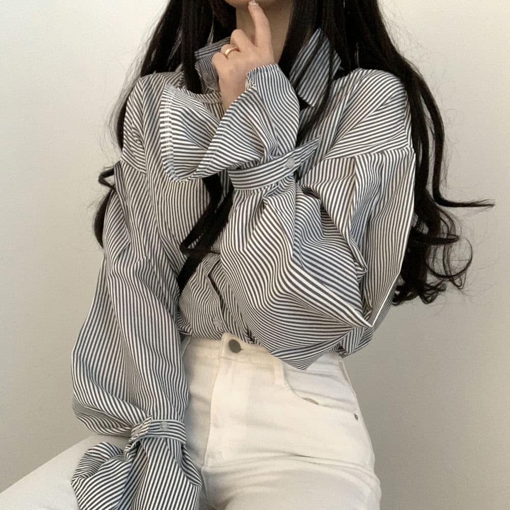 大人かわいい服 バルーンスリーブストライプシャツ
