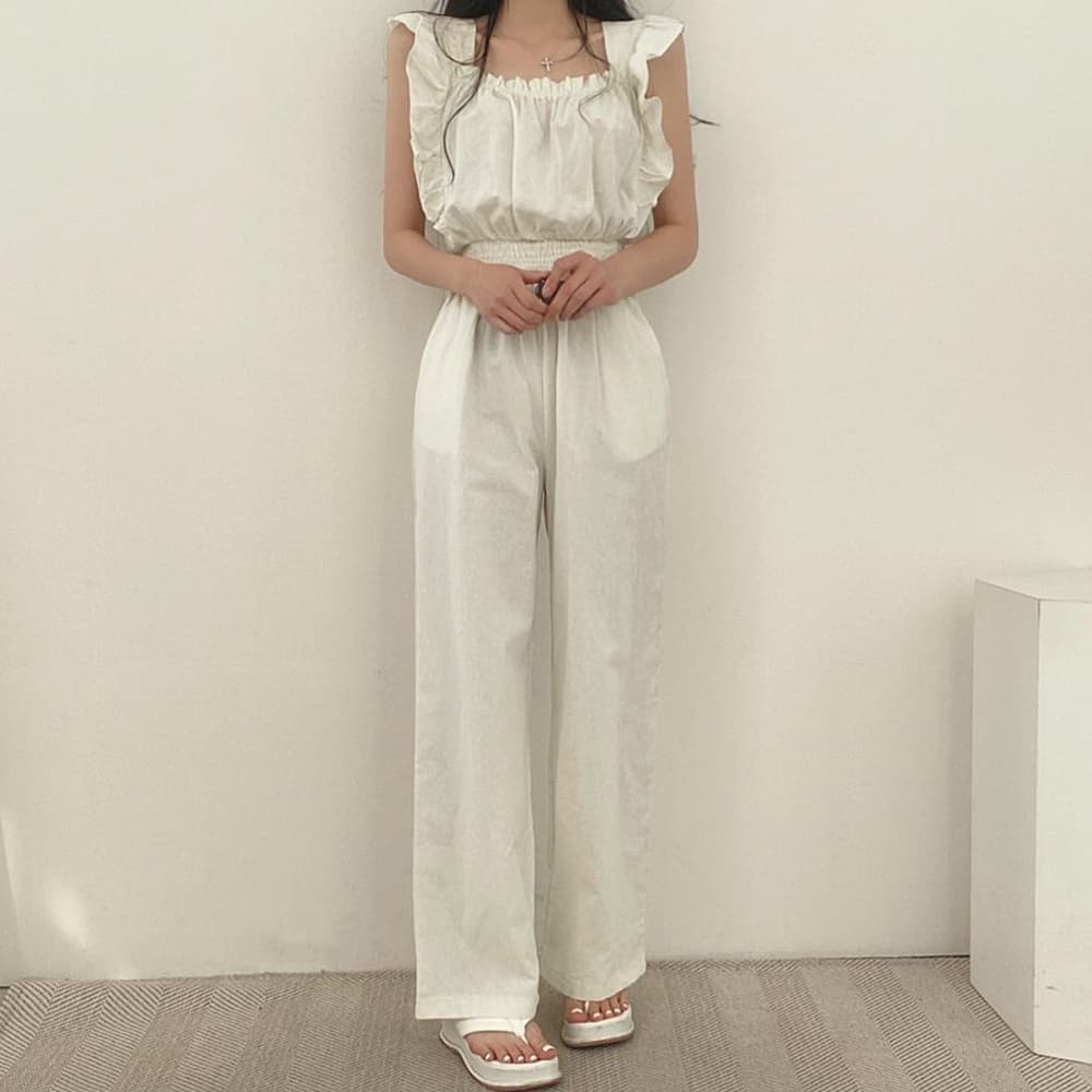 大人かわいい服 フリル袖ワンピース風つなぎパンツドレス