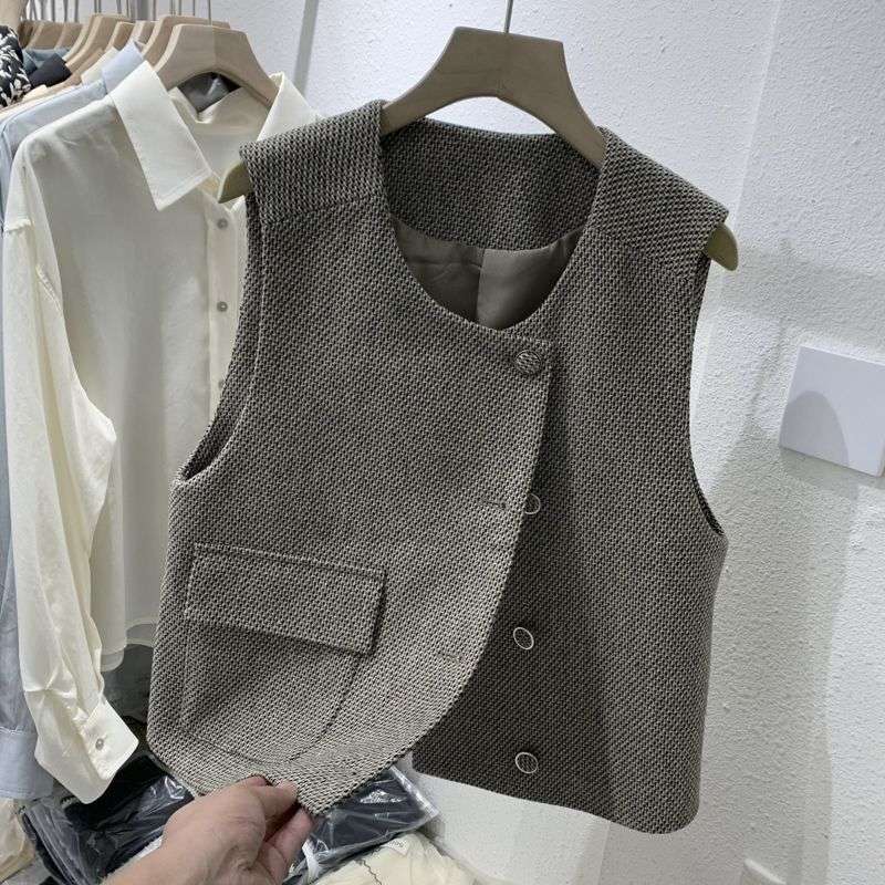 大人かわいい服 上品シルエットテクスチャーベスト